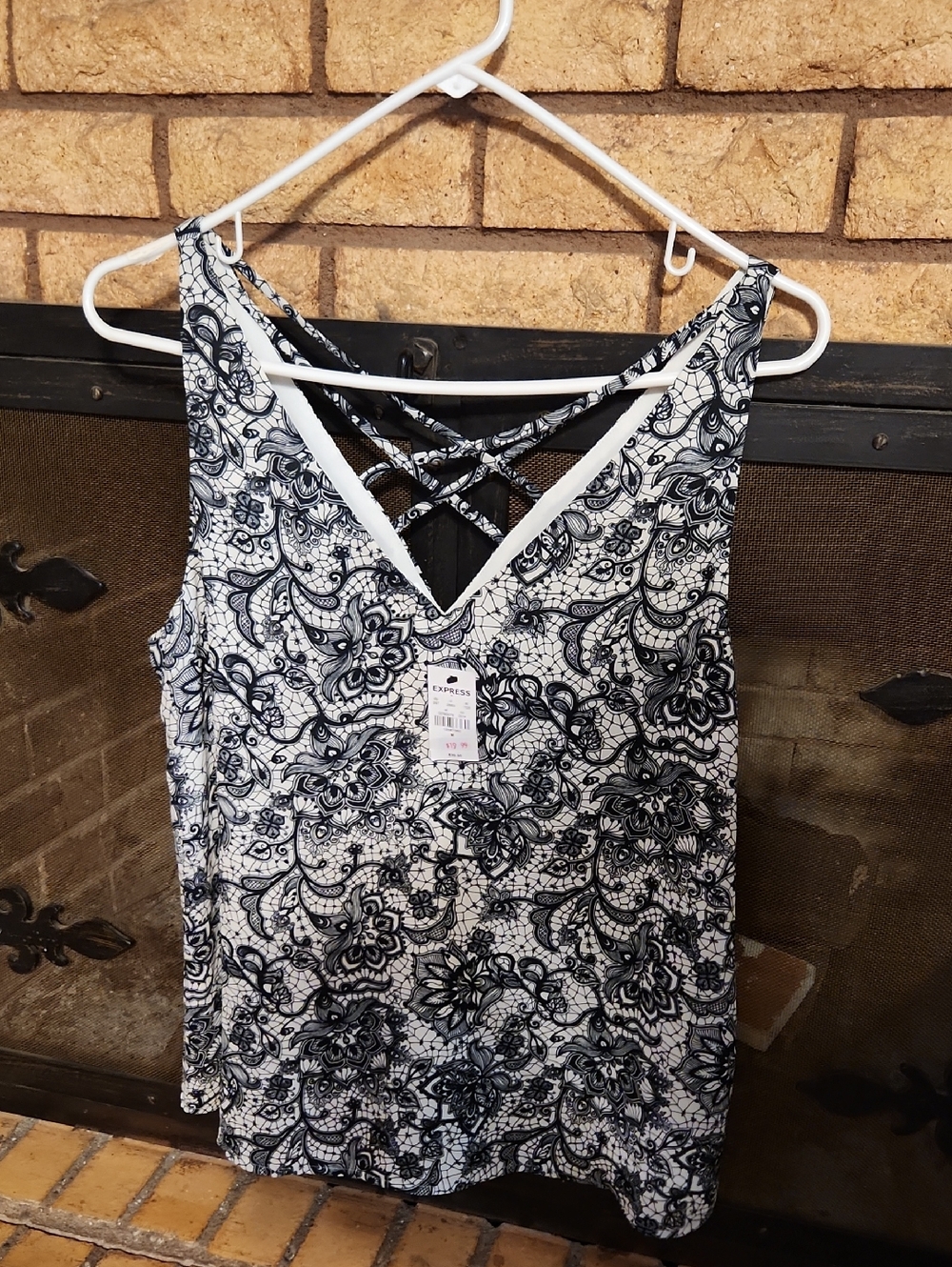 Express Black and White Floral Lace-Print Crisscross Tank